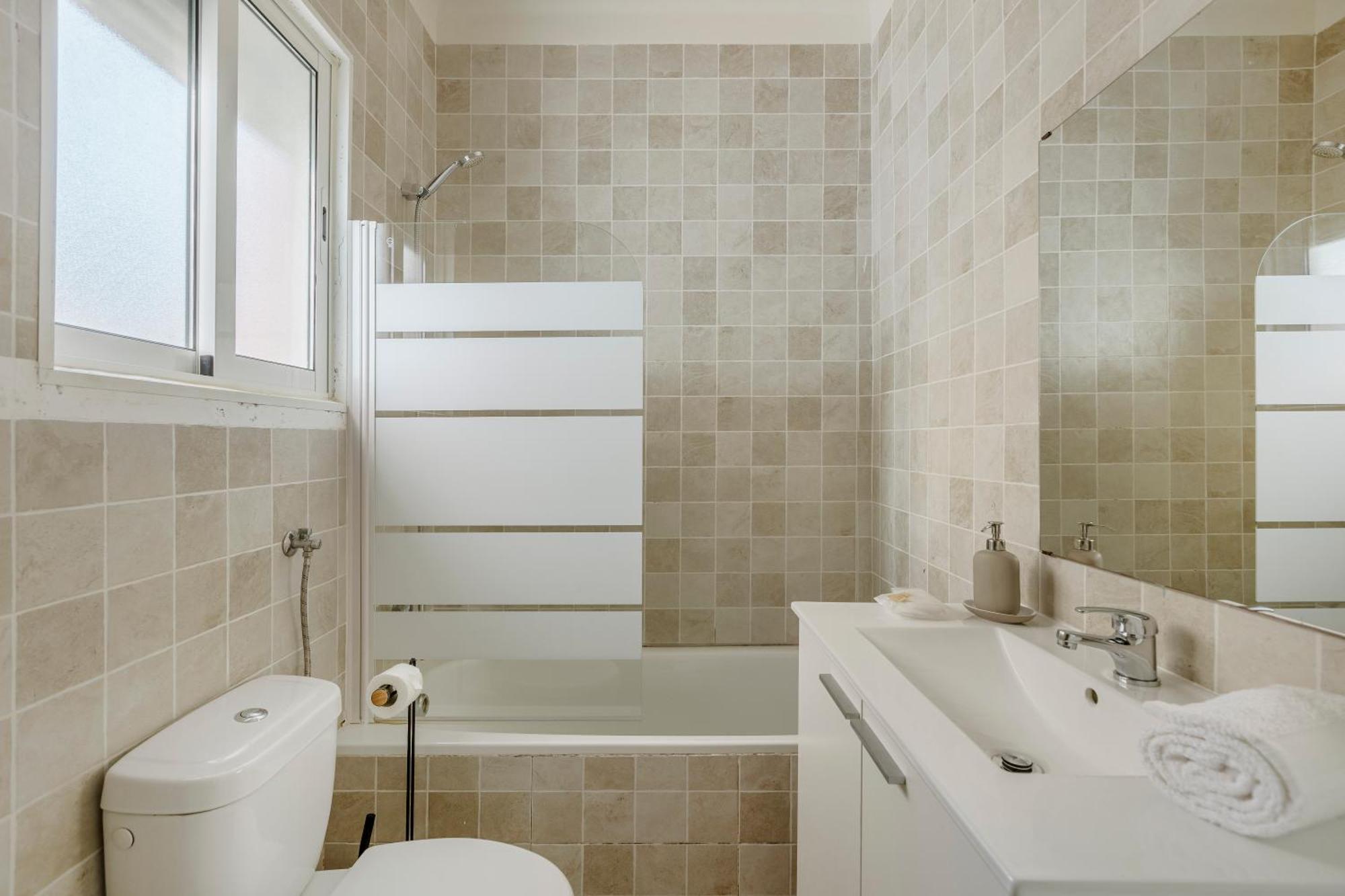 Boho Chic 2 Bedroom Gem 10 Min From Dowtown Free Parking Amadora Bagian luar foto